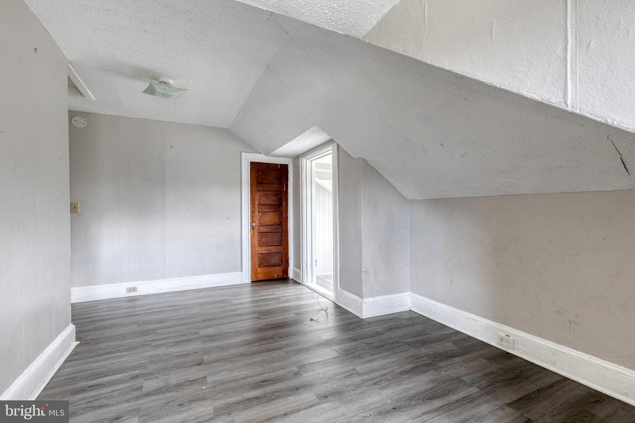 3711 Egerton Road Baltimore, MD 21215 - Photo 11 of 36