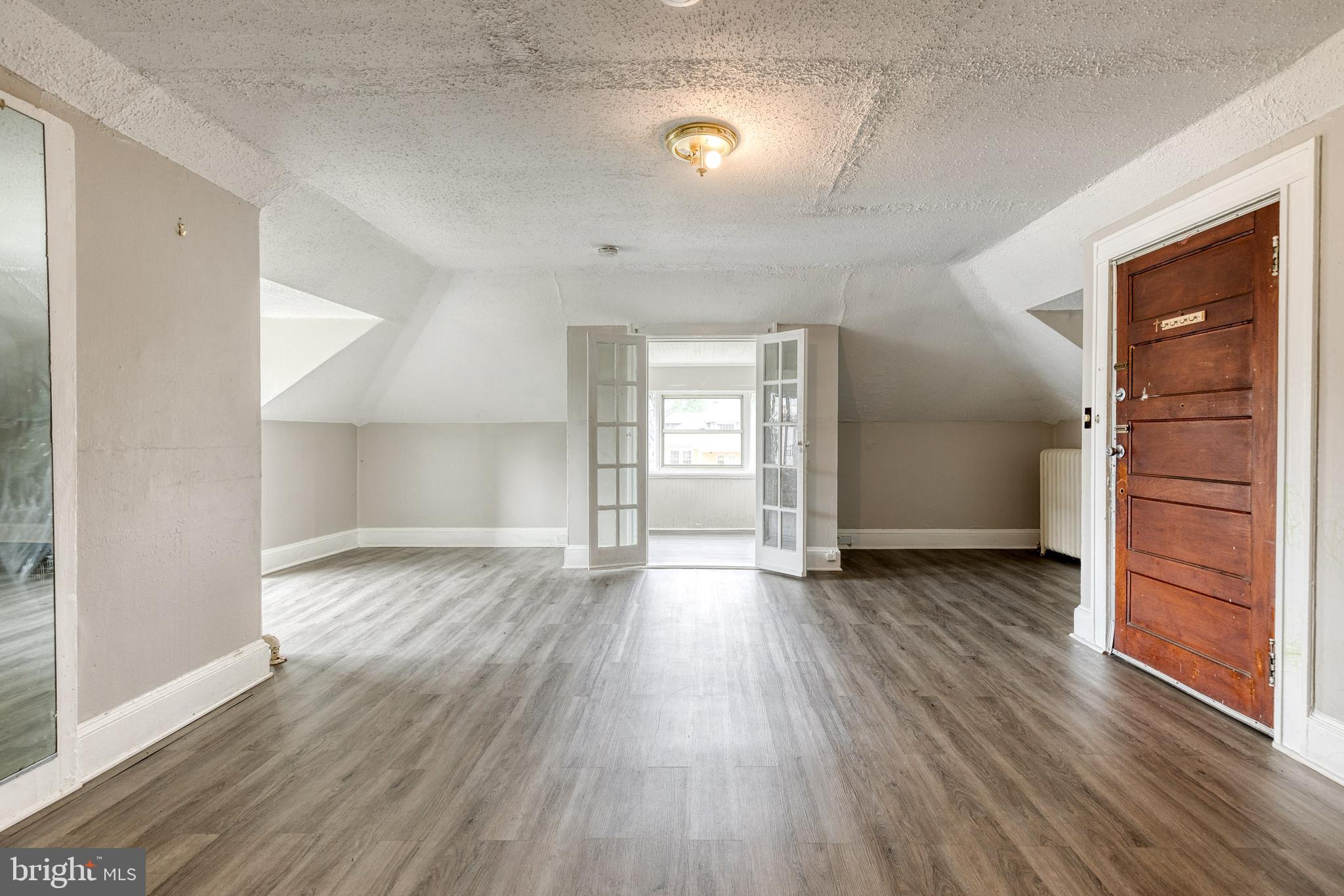 3711 Egerton Road Baltimore, MD 21215 - Photo 2 of 36 Unit 3 living room