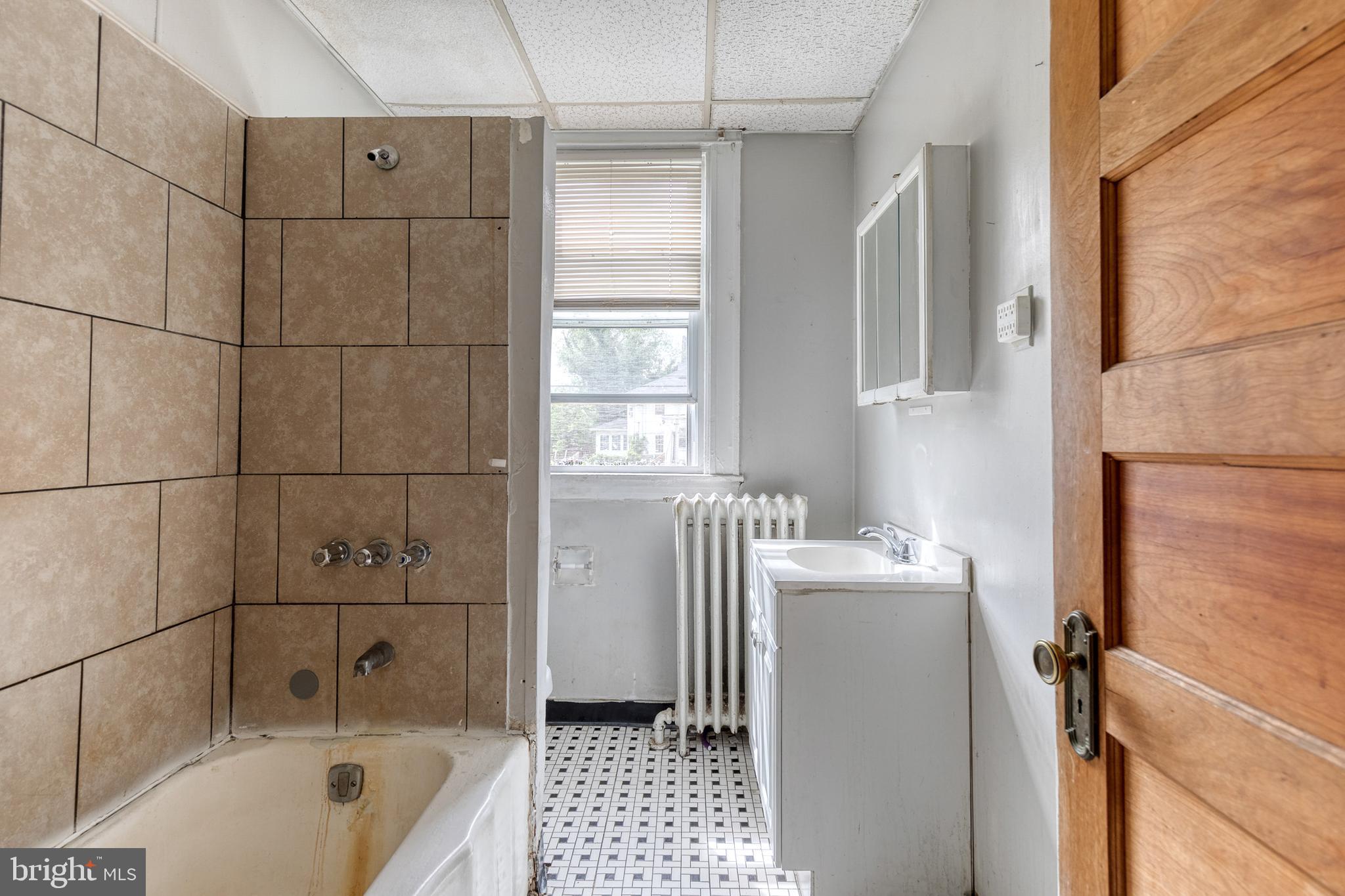 3711 Egerton Road Baltimore, MD 21215 - Photo 22 of 36 Unit 1 Bathroom