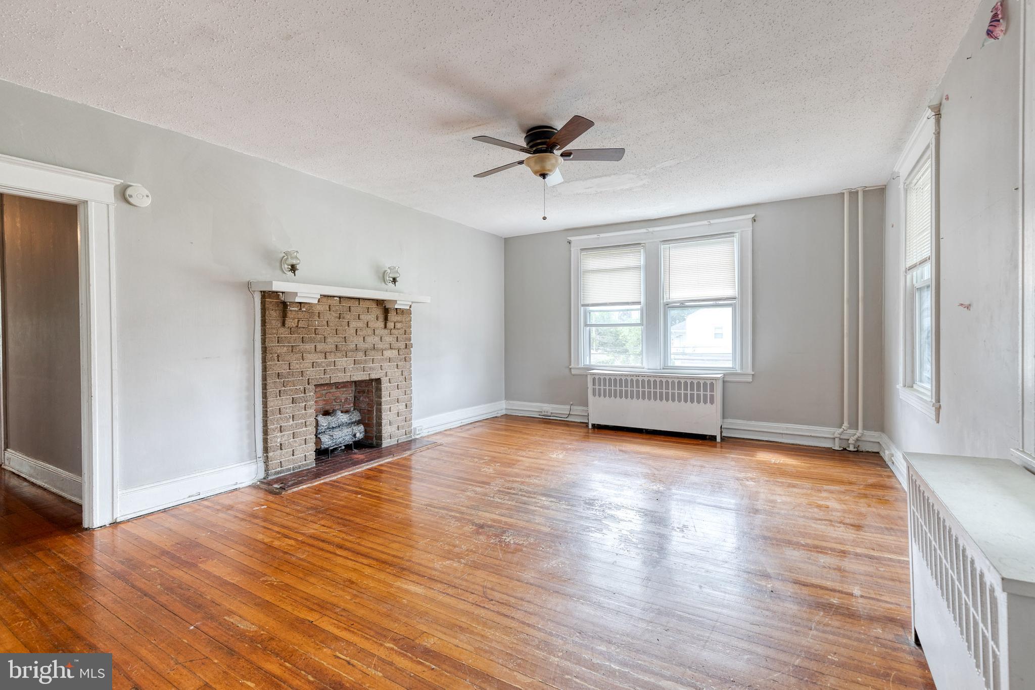 3711 Egerton Road Baltimore, MD 21215 - Photo 24 of 36 Unit 2 living room