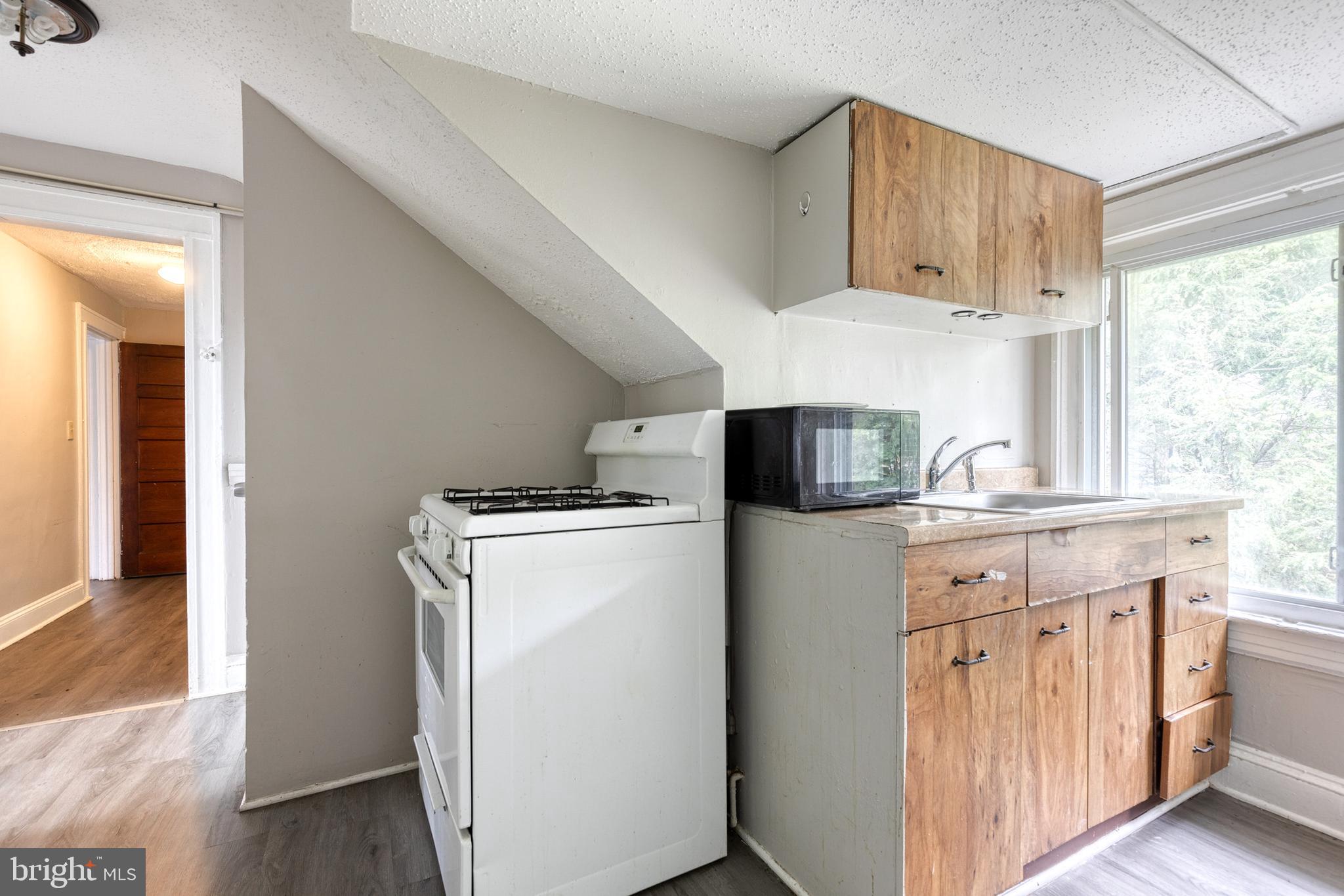 3711 Egerton Road Baltimore, MD 21215 - Photo 8 of 36