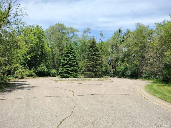 $800,000 | 0 Foal Boulevard, Commerce Township, MI 48382