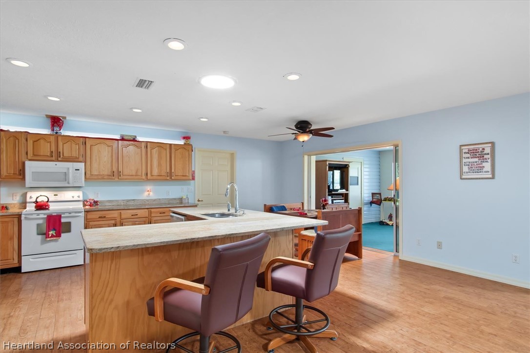 301 Cardinal Road Sebring, FL 33876 - Photo 9 of 36 Gallery Image 9