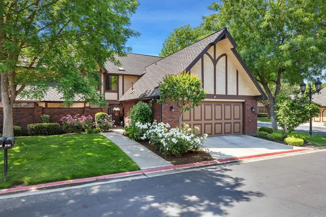 $495,000 | 2827 West Compton Court, Fresno, CA 93711