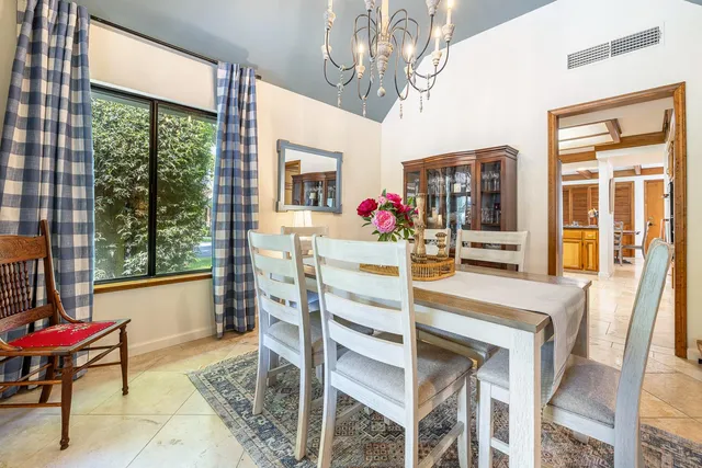 $495,000 | 2827 West Compton Court, Fresno, CA 93711