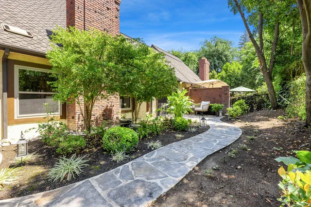 $495,000 | 2827 West Compton Court, Fresno, CA 93711