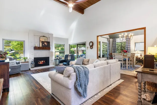 $495,000 | 2827 West Compton Court, Fresno, CA 93711