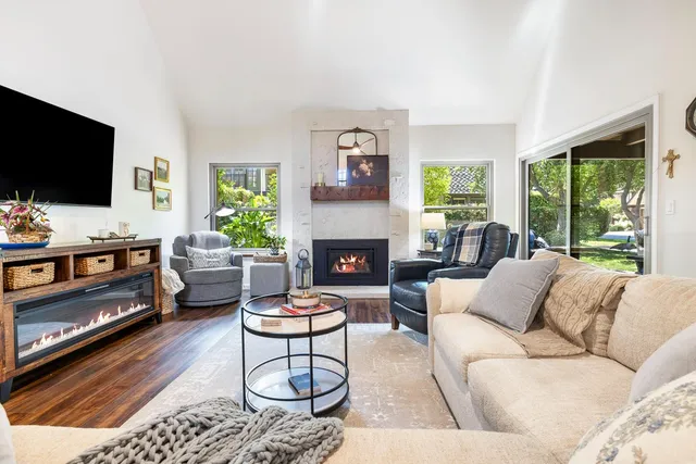 $495,000 | 2827 West Compton Court, Fresno, CA 93711