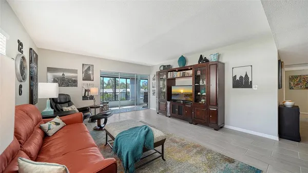 $510,000 | 225 Hour Glass Way, Unit 202, Sarasota, FL 34242
