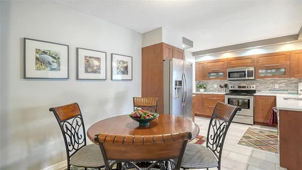$510,000 | 225 Hour Glass Way, Unit 202, Sarasota, FL 34242