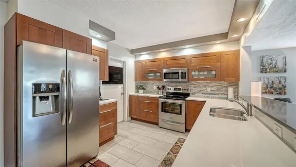 $510,000 | 225 Hour Glass Way, Unit 202, Sarasota, FL 34242