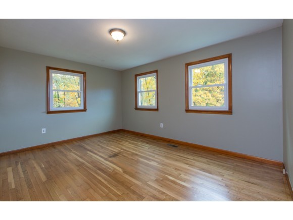 48 Boyd Road Londonderry, NH 03053 - Photo 10 of 18