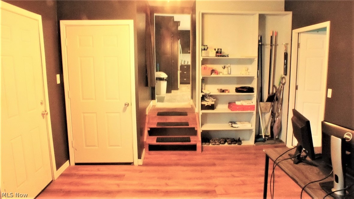 11276 Old State Road Chardon, OH 44024 - Photo 33 of 35 Office/mudroom area with its own entrance & door to garage