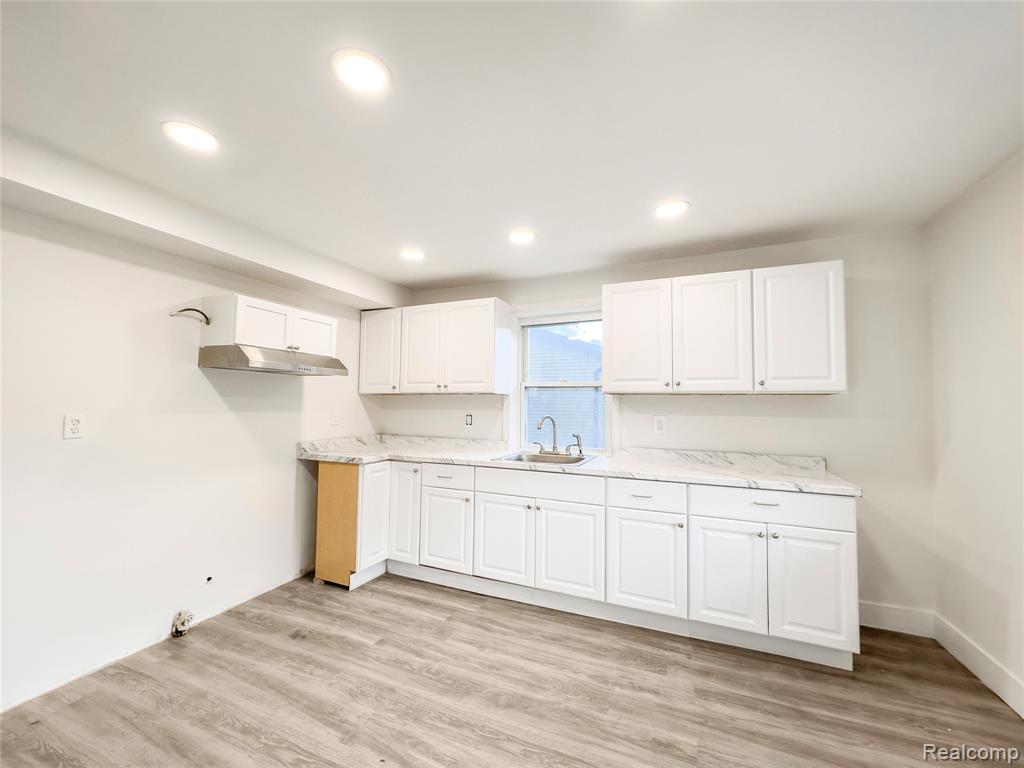 2372 Meadow Street Flushing, MI 48433 - Photo 7 of 17