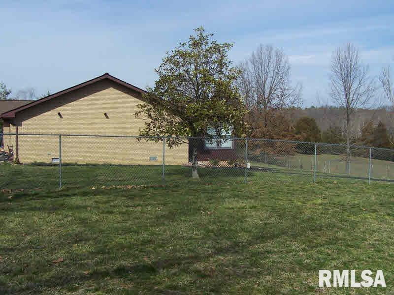 7588 Sunnybrook Road Marion, IL 62959 - Photo 15 of 19