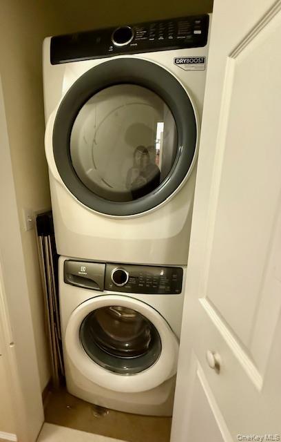 120 East 6th Road Queens, NY 11693 - Photo 17 of 20 a utility room with dryer and washer