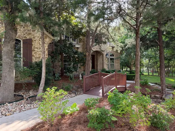 $899,999 | 427 Wyndemere Boulevard, Heath, TX 75032