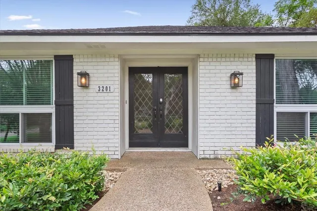 $419,900 | 3201 Carroll Drive, Waco, TX 76708