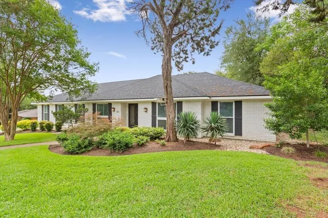 $419,900 | 3201 Carroll Drive, Waco, TX 76708