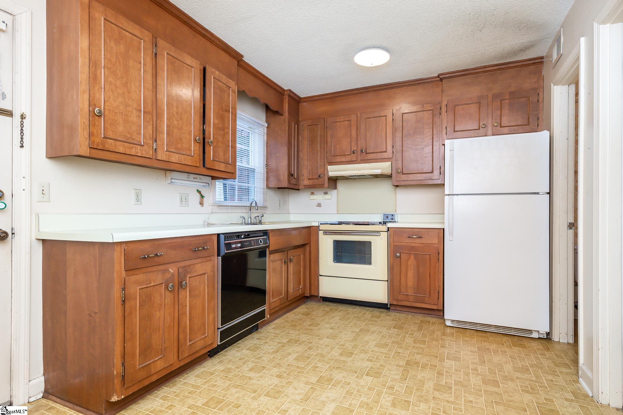 501 Edwards Road, Unit 9 Greenville, SC 29615 - Photo 8 of 22 Gallery Image 8
