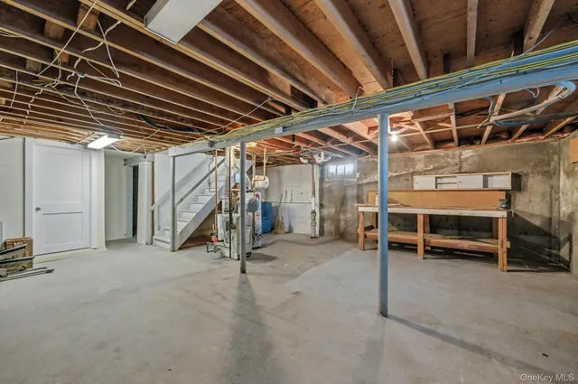 $3,900 | 22 7 Avenue, Kings Park, NY 11754