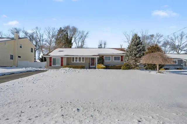 $3,900 | 22 7 Avenue, Kings Park, NY 11754