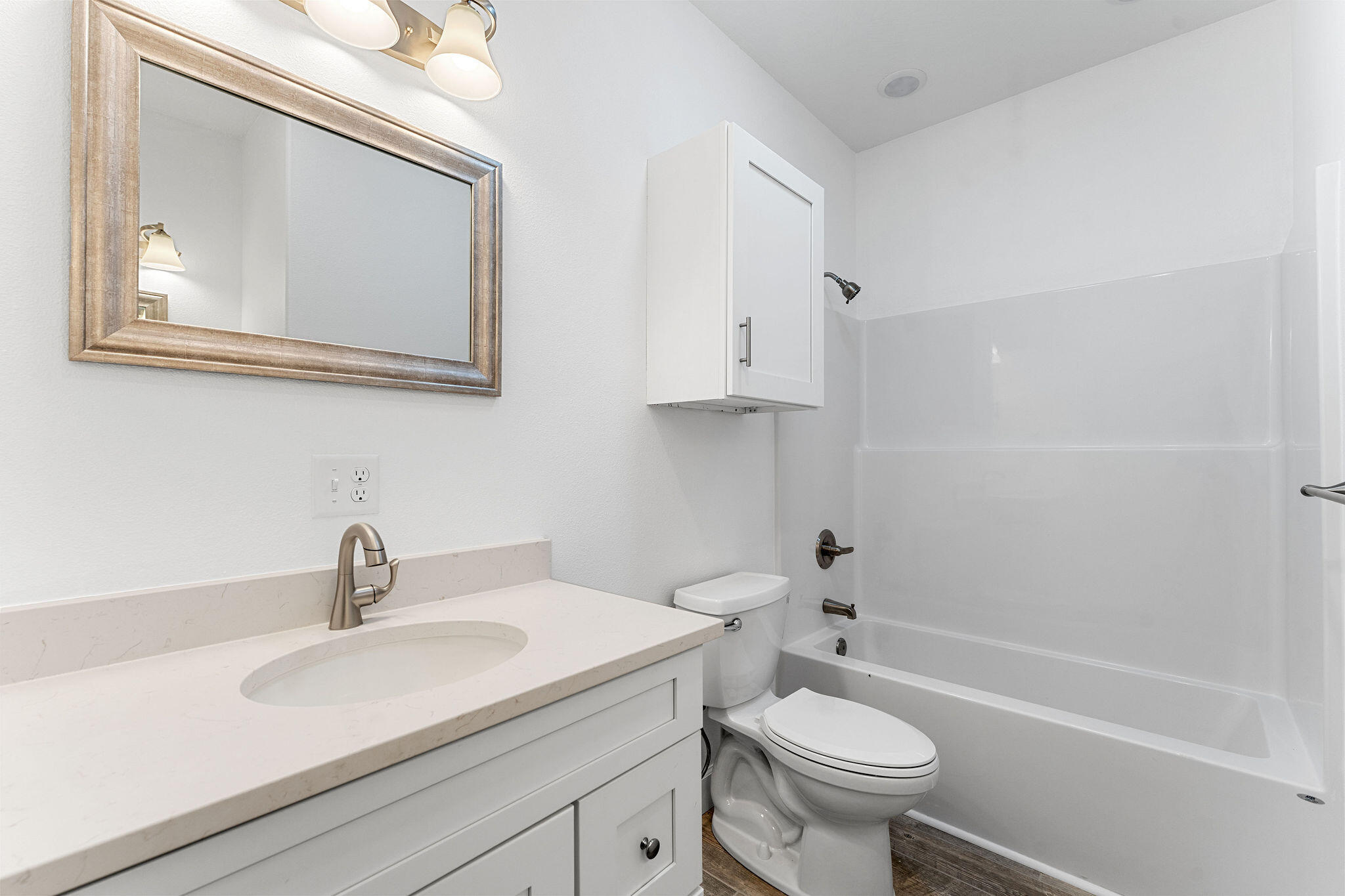 680 Highpoints Ridge Branson, MO 65616 - Photo 22 of 56 Main Level Guest Bathroom