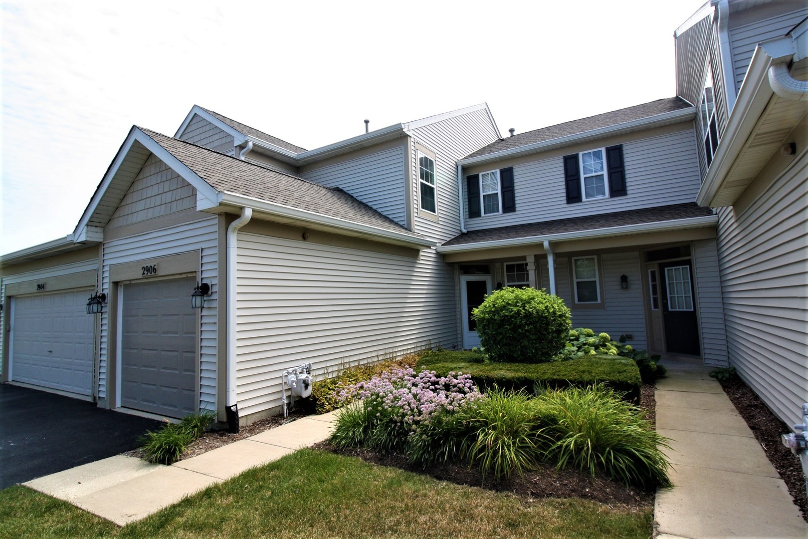 2906 Rutland Circle Naperville, IL 60564 - Photo 2 of 17
