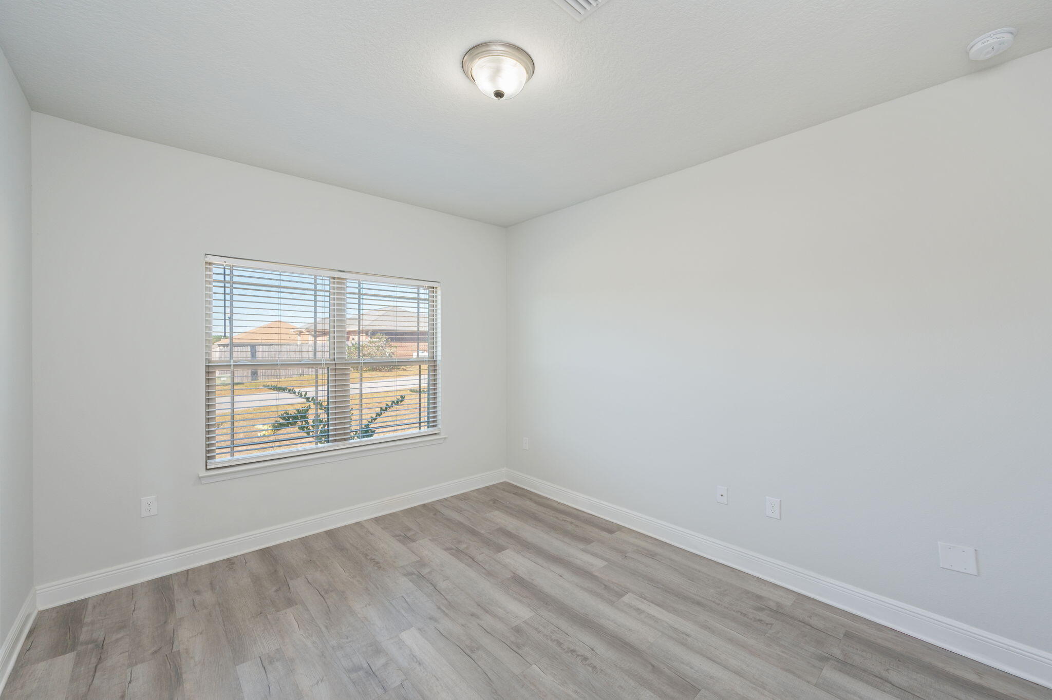 5747 Periwinkle Lane Crestview, FL 32539 - Photo 18 of 42 22-web-or-mls-5747-periwinkle-court