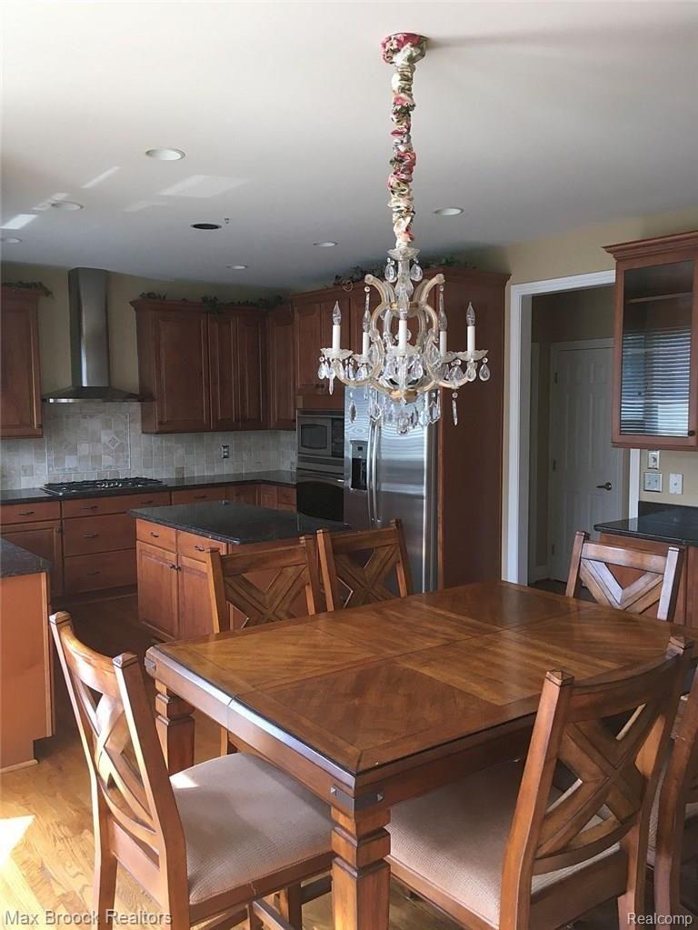 1995 Mapleridge Road Rochester, MI 48309 - Photo 12 of 43 wide kitchen.jpg