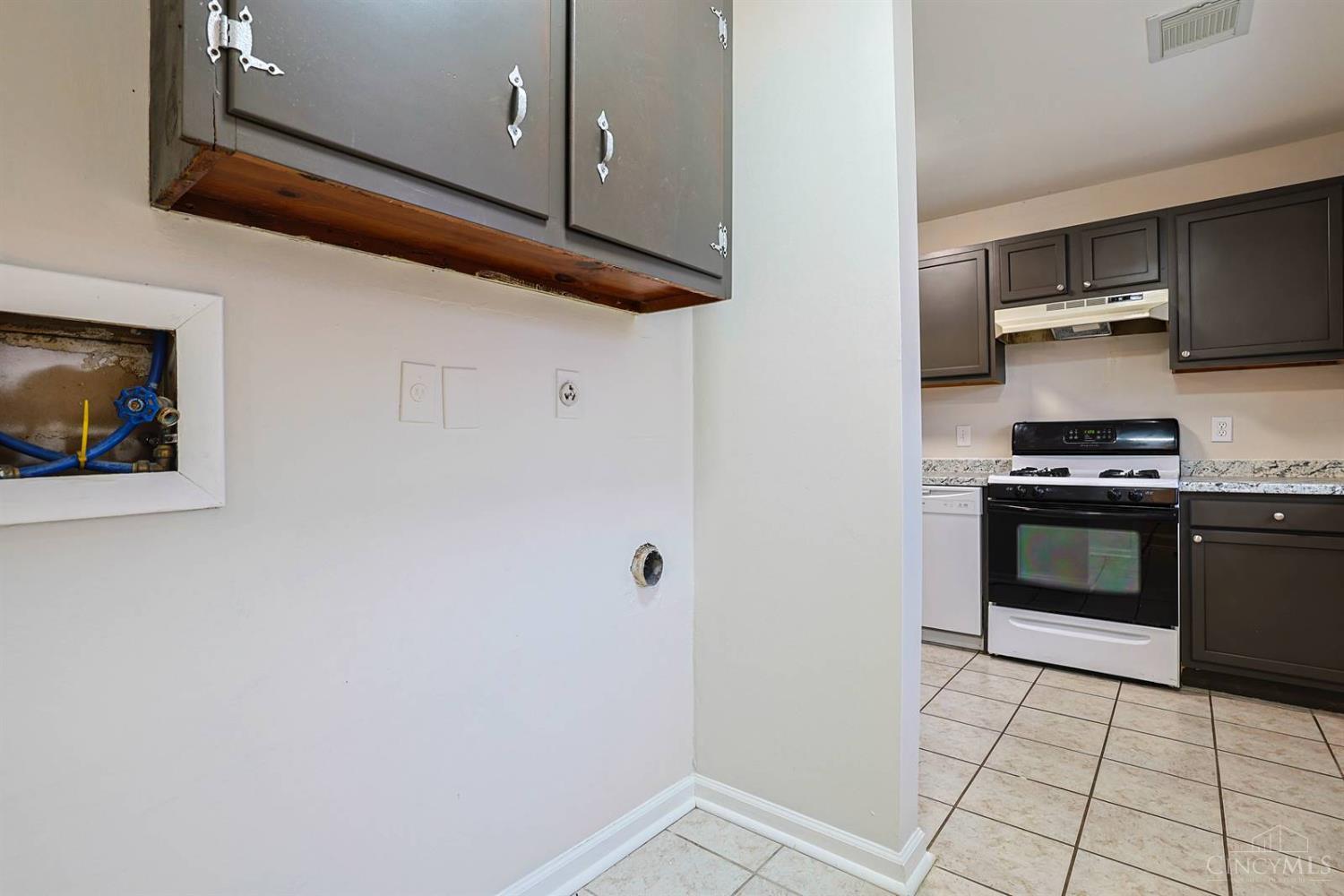 238 Diston Lane Cincinnati, OH 45246 - Photo 26 of 30