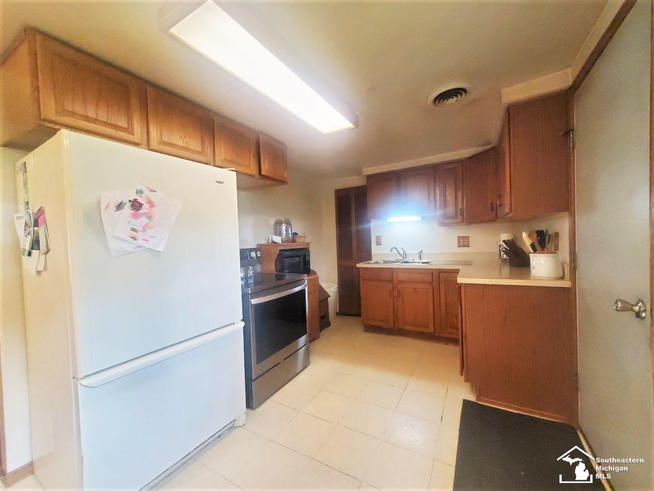 105 West Vienna Road Temperance, MI 48182 - Photo 11 of 18