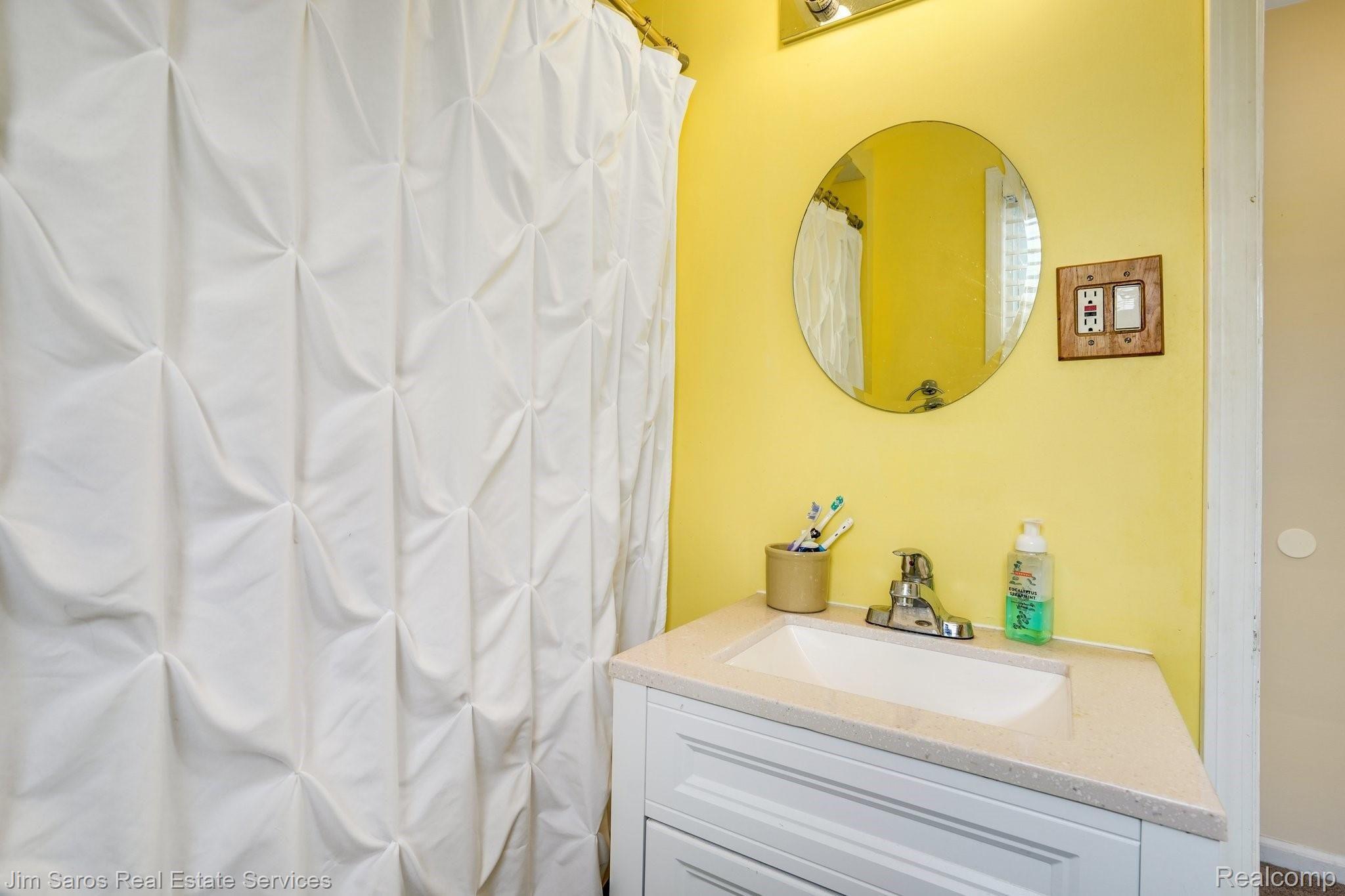 456 Cloverly Rd Grosse Pointe Farms0012.jpg