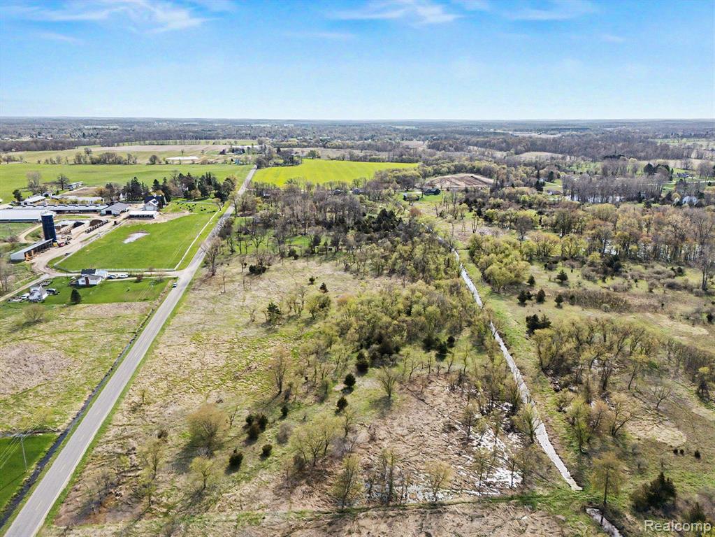 8857 Bath Road Byron, MI 48418 - Photo 9 of 17