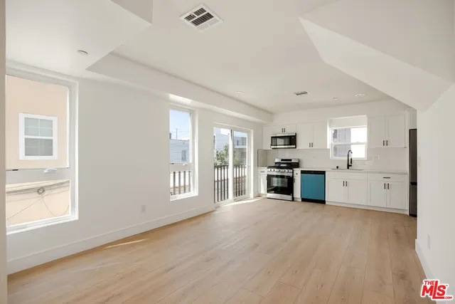 $3,995 | 1617 1/2 2nd Avenue, Los Angeles, CA 90019