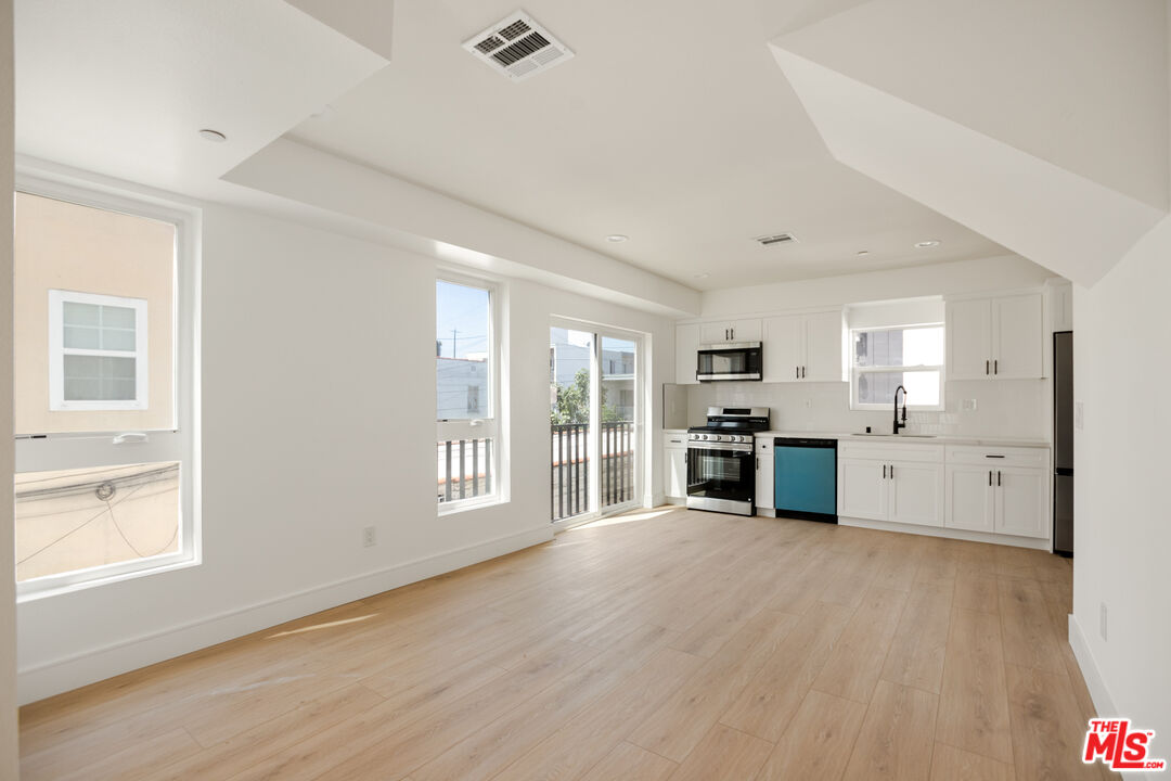 1617 1/2 2nd Avenue Los Angeles, CA 90019 - Photo 12 of 15