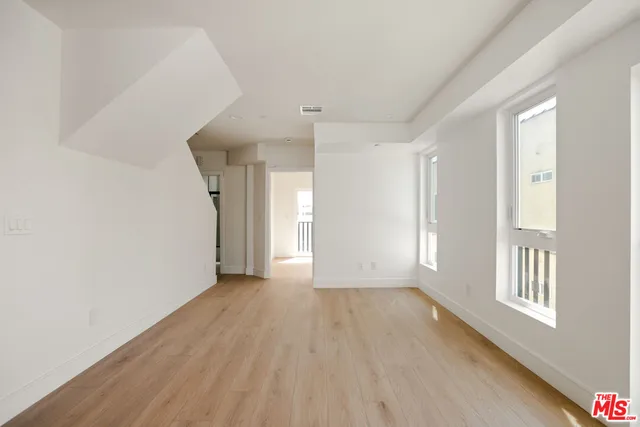 $3,995 | 1617 1/2 2nd Avenue, Los Angeles, CA 90019