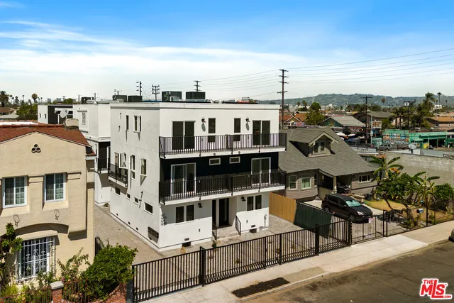 $3,995 | 1617 1/2 2nd Avenue, Los Angeles, CA 90019