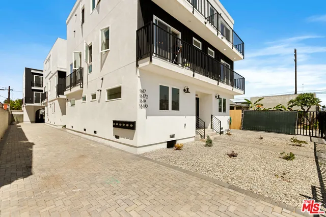 $3,995 | 1617 1/2 2nd Avenue, Los Angeles, CA 90019