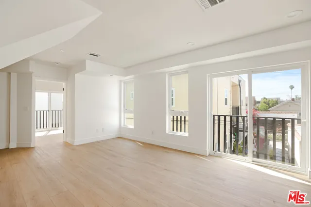 $3,995 | 1617 1/2 2nd Avenue, Los Angeles, CA 90019