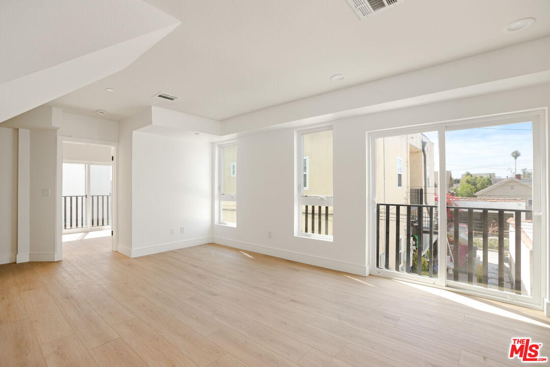 1617 1/2 2nd Avenue Los Angeles, CA 90019 - Photo 10 of 15