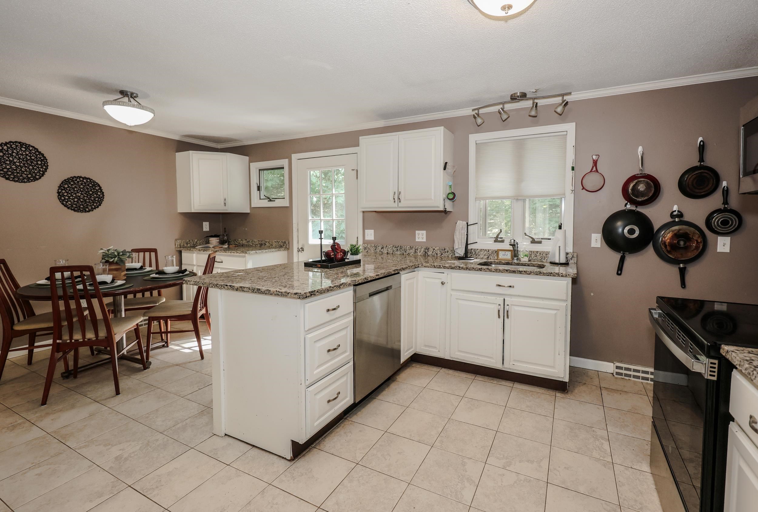 105 Kilrea Road Derry, NH 03038 - Photo 4 of 28
