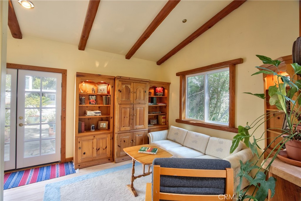 1175 Riverview Drive Fallbrook, CA 92028 - Photo 38 of 57 a room with furniture and window