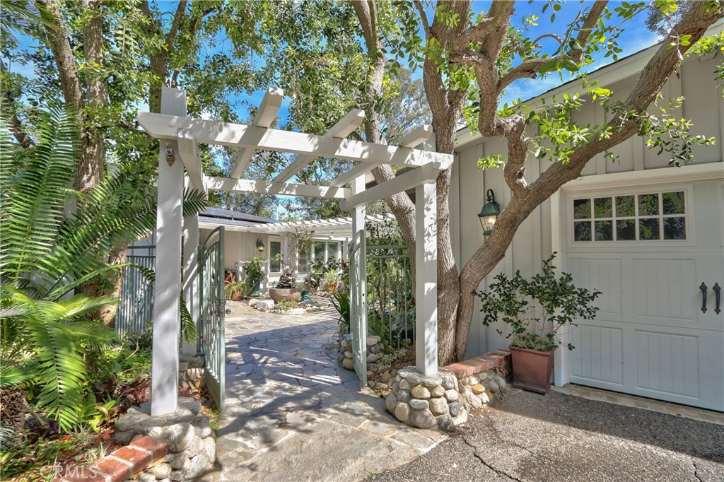 1175 Riverview Drive Fallbrook, CA 92028 - Photo 5 of 57 a view of a entrance of the house