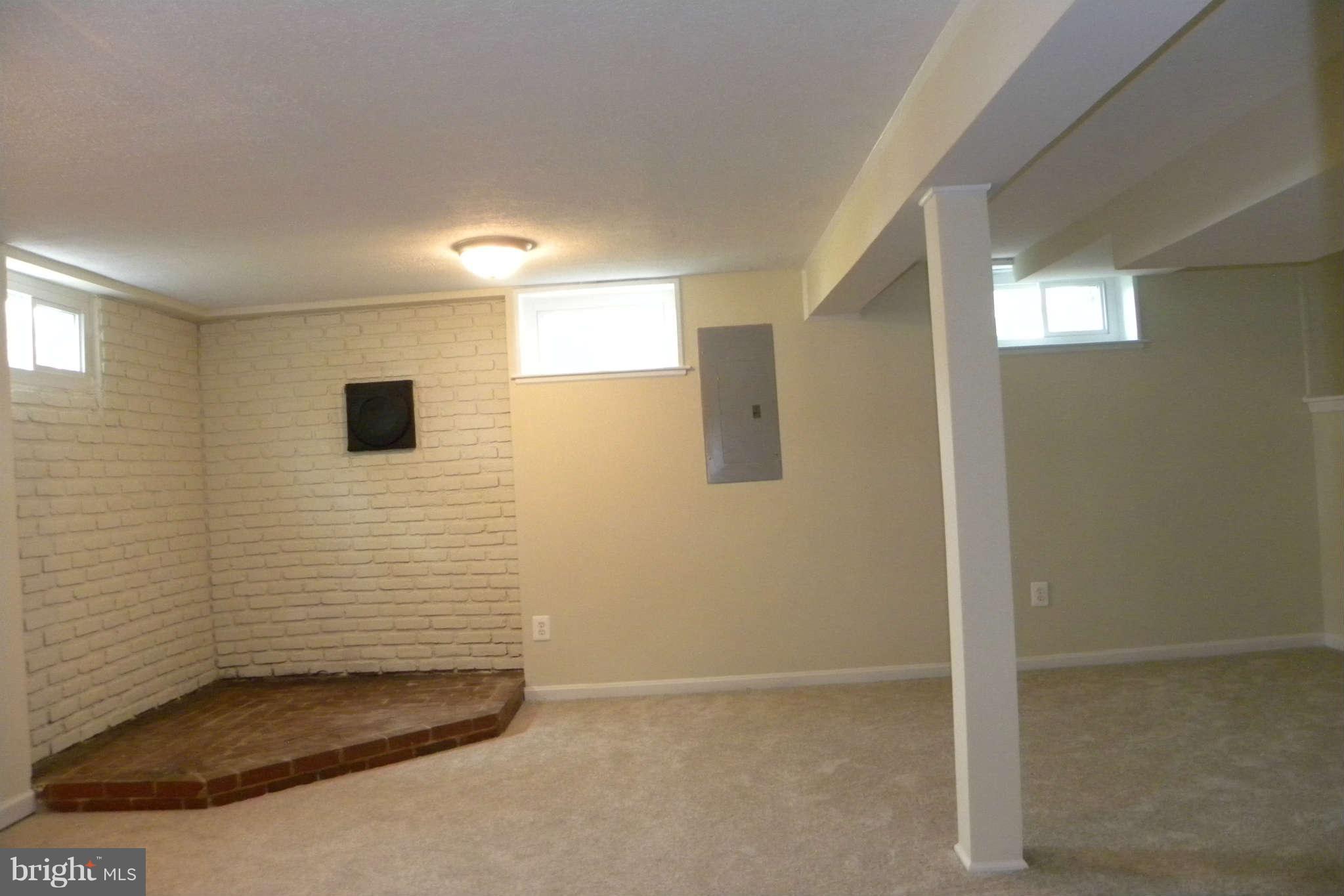 4140 Addison Road Fairfax, VA 22030 - Photo 11 of 27 a view of an empty room