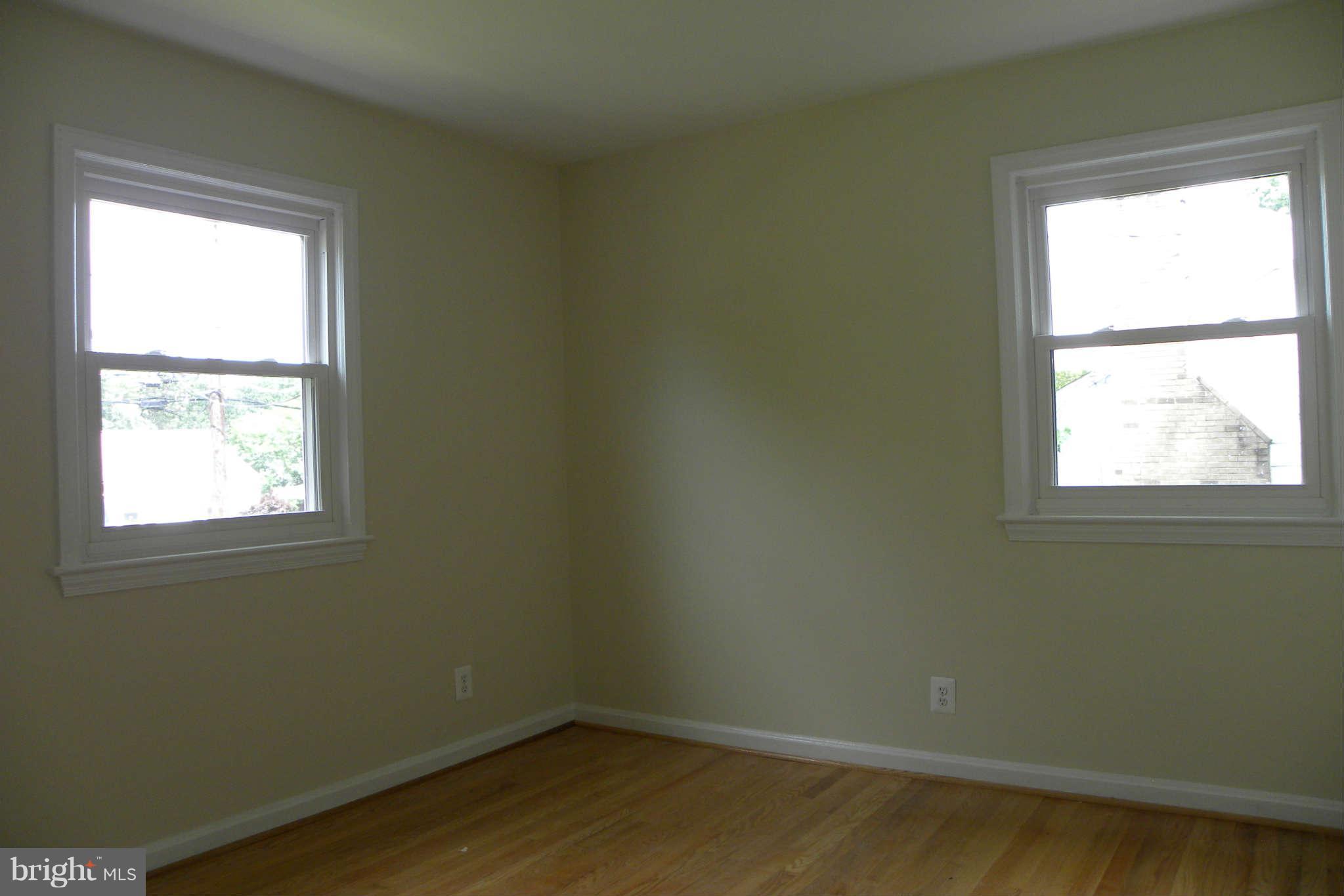4140 Addison Road Fairfax, VA 22030 - Photo 7 of 27 an empty room with a window