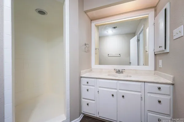 $2,195 | 1819 Babcock Road, Unit 704, San Antonio, TX 78229