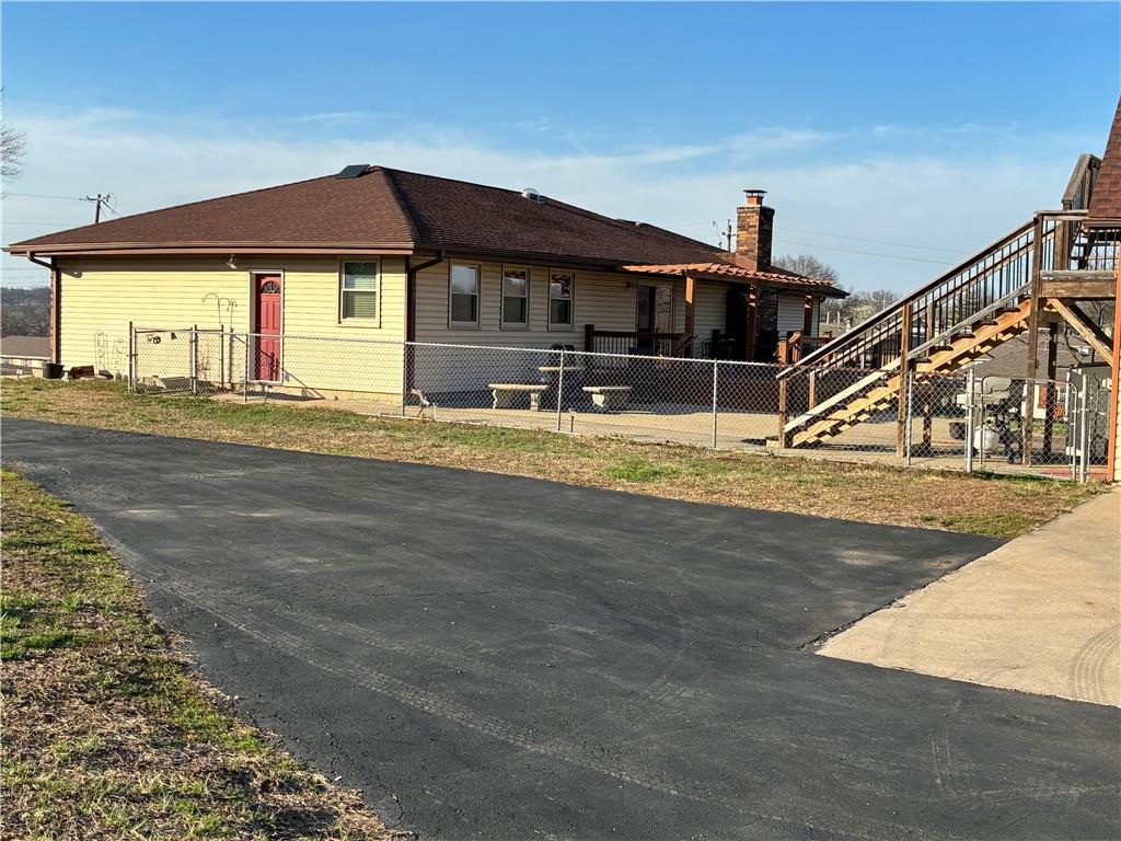 11017 Northwest Crooked Road Kansas City, MO 64152 - Photo 2 of 4