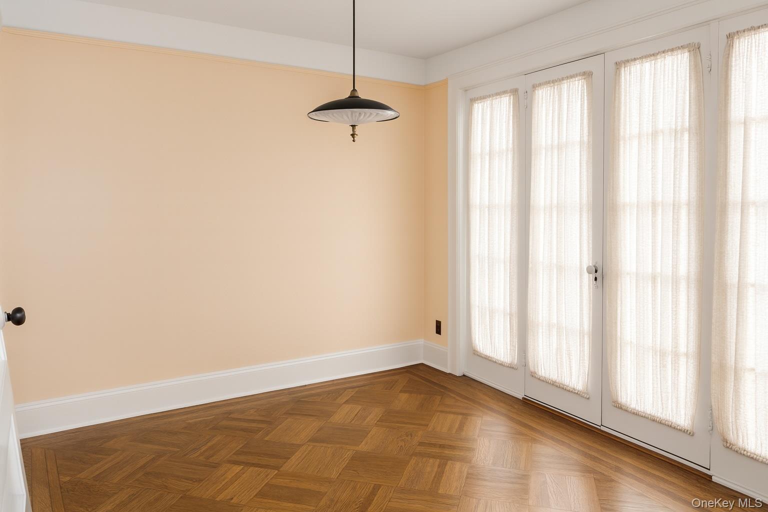 47-18 39th Place, Unit 2 Queens, NY 11104 - Photo 11 of 12