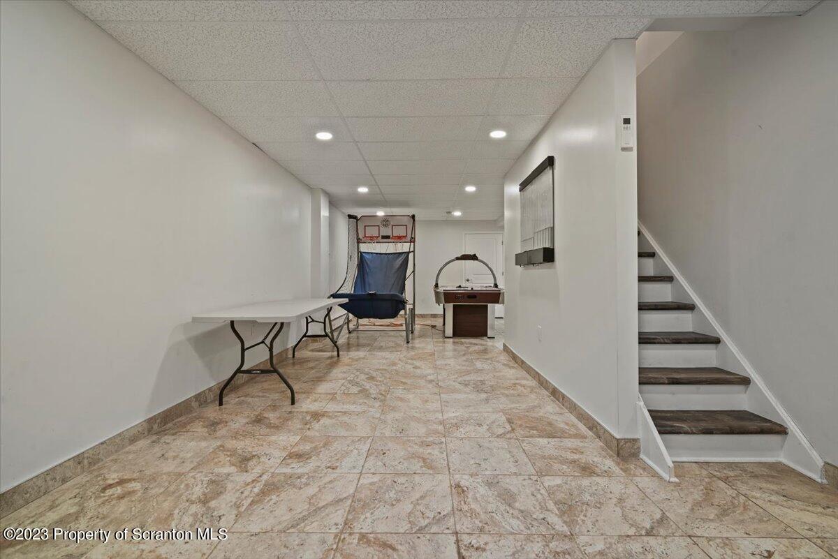 110 Chipmunk Drive Tafton, PA 18464 - Photo 35 of 60 a view of entryway and hall